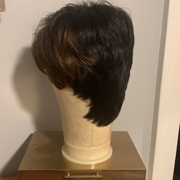 Model Model Wig - Picture 2 of 4